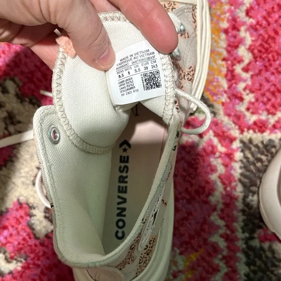 Converse Platform High-Top Sneakers in Cream Leopard Print - Picture 4 of 5